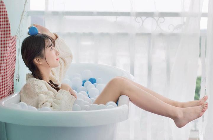 紫黑蘑菇在生态系统中的角色